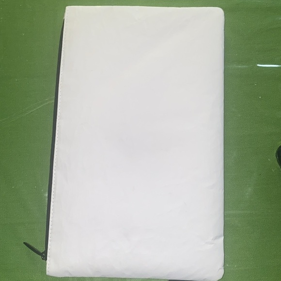 Chanel cosmetic Bag EUC with New Never used Spa/make up items
Chanel
Exclusive - Picture 10 of 16